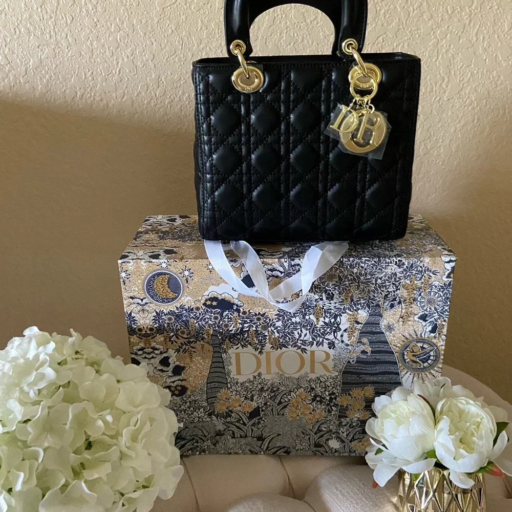 Classy lady bag CD Black Quilted Tote - Picture 8 of 16